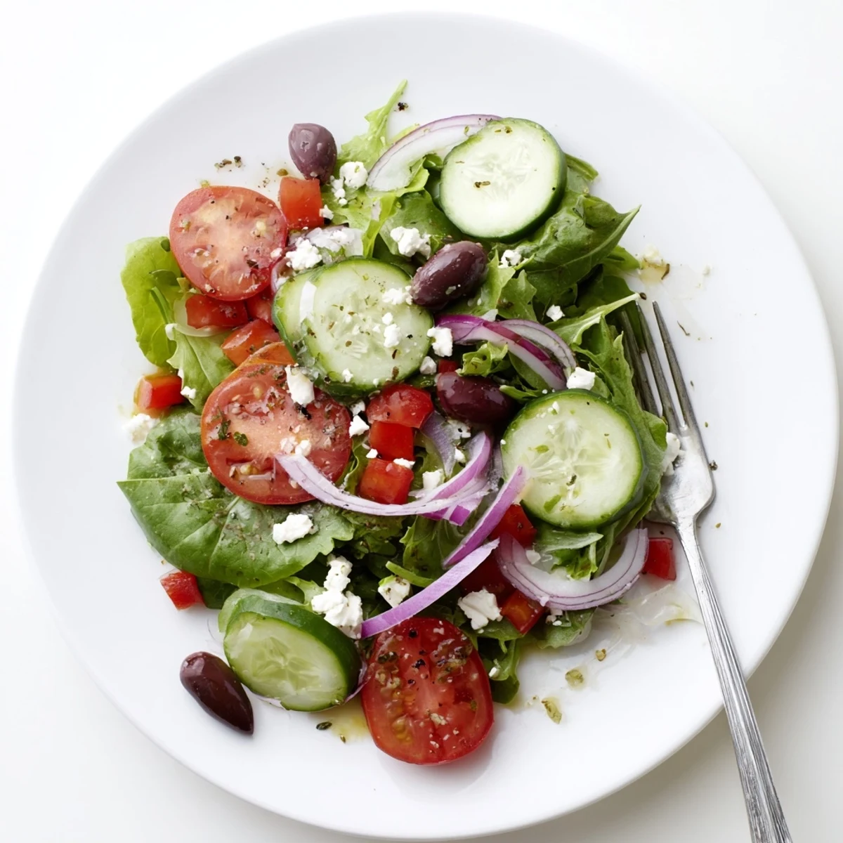 Fresh Salad Recipe layered with peppery arugula, tangy feta, crunchy bell pepper.